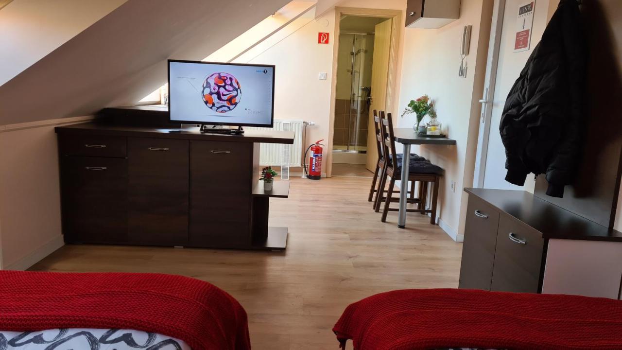 Lucsony Apartman Mosonmagyaróvár Exterior foto