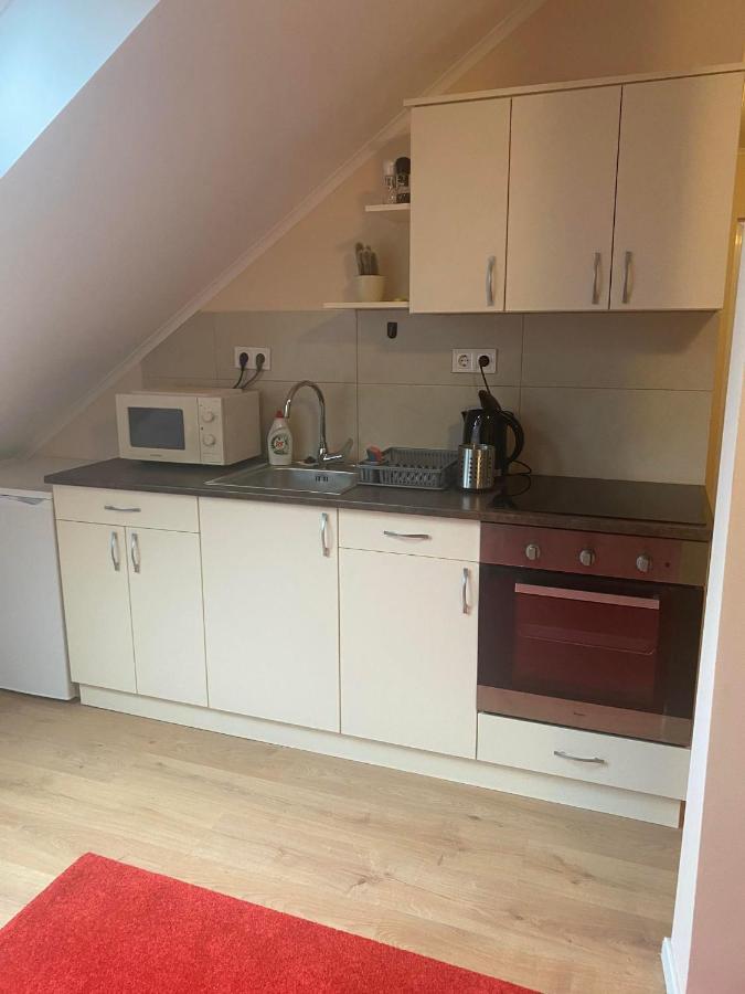 Lucsony Apartman Mosonmagyaróvár Exterior foto