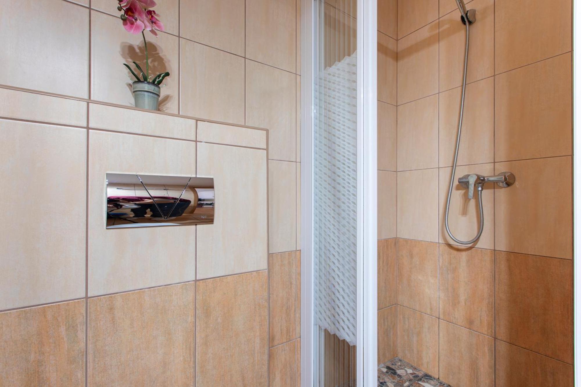 Lucsony Apartman Mosonmagyaróvár Exterior foto